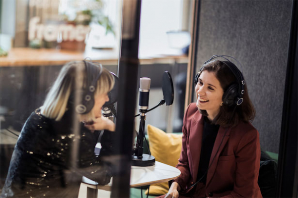 人気ポッドキャスターが語る、番組を成功に導く4つのカギ(Forbes JAPAN)