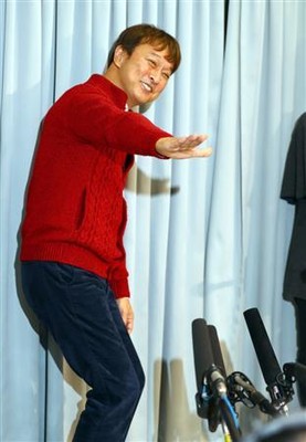 太川陽介、妻の不倫騒動に男気会見！ホテル同室も「信じる！カミさんだもん」（サンケイスポーツ）