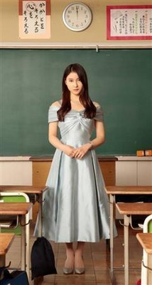 土屋太鳳、狂気の演技でイメージ激変　来春公開の主演映画「哀愁しんでれら」で難役挑戦（サンケイスポーツ）