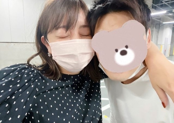 菊地亜美、夫とのデート2ショット公開に「最高の2人」「憧れの夫婦」「ラブラブじゃん」(オリコン)