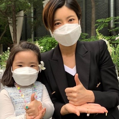 イ・ユンジ、娘ラニちゃんと一緒に「おかげさまでチャレンジ」（朝鮮日報日本語版）