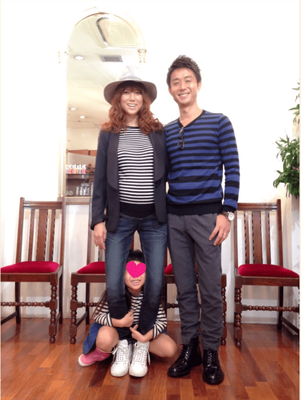 hitomiが長男妊娠中に撮影した、夫と長女との笑顔な3SHOT公開「今日から結婚7年目に…」（E-TALENTBANK）