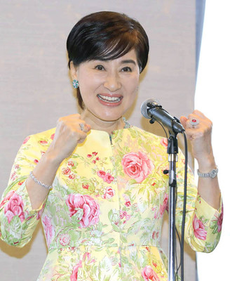 「やりました！」と絶叫 松居一代が満面の笑みで離婚会見（日刊ゲンダイDIGITAL）