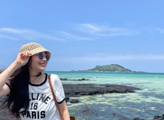 チェ・ジウ、海辺で幸せなほほ笑み…相変わらず清純な美しさ(朝鮮日報日本語版)