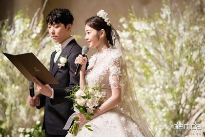 キム・ボミ、ユン・ジョンイルとの結婚の想い伝える…「幸せな姿でお返しする」（WoW!Korea）