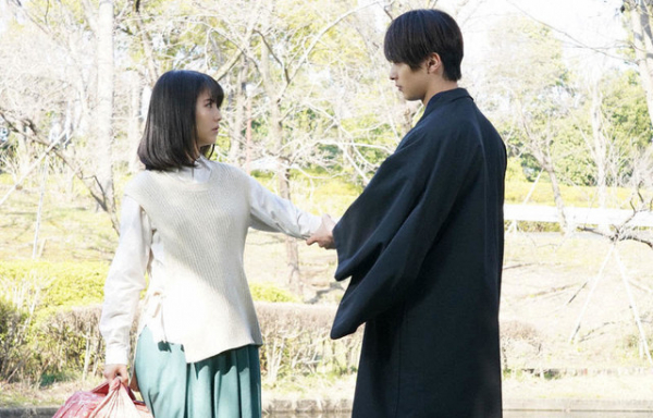 浜辺美波“七桜”と横浜流星“椿”に原作ファンから「漫画そのまま」の声…「私たちはどうかしている」1話（cinemacafe.net）