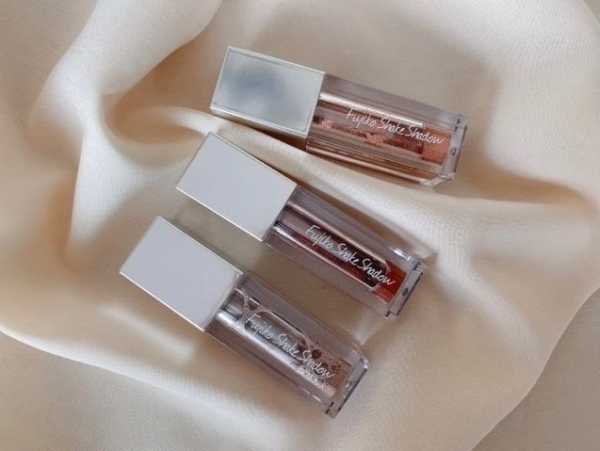 「Fujiko（フジコ） シェイクシャドウ」テクいらずと人気の3色をレビュー！(＠BAILA)