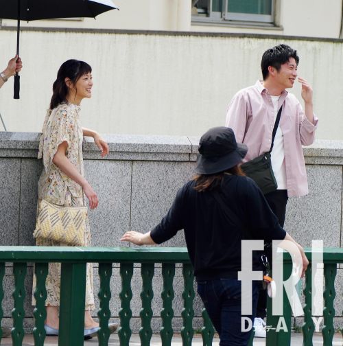 上野樹里＆田中圭　NGもご愛敬！　笑顔満載の撮影現場(FRIDAY)