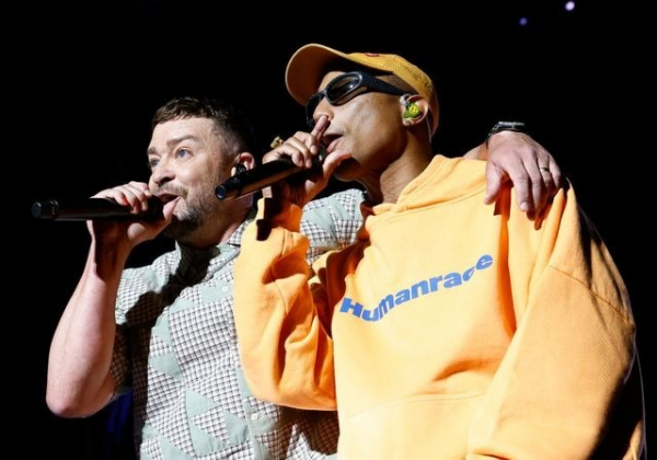 ジャスティン・ティンバーレイク、実はダンスが下手だった疑惑。「幼稚園で習ったやつ」と観客大ウケ(ELLE DIGITAL)