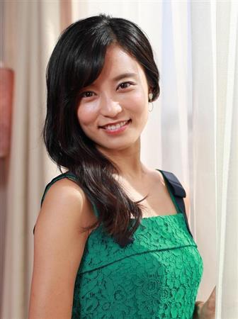 小島瑠璃子“あざと賢い”イメージも…恋は盲目！？　人気漫画家との交際報道で“物議”（夕刊フジ）