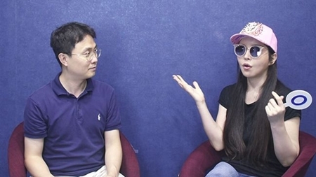 ハリス、YouTube番組で年上彼氏について言及「結婚の考えは半々、頼もしくてステキな人」（WoW!Korea）