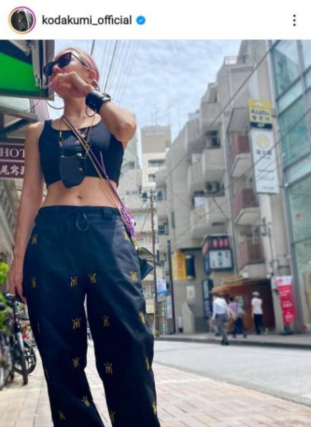 「アラフォーとは思えん」倖田來未、美くびれ全開のへそ出しルックをファン称賛「オーラが漏れてます」(E-TALENTBANK)