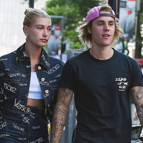 ヘイリー・ビーバー、ジャスティン・ビーバーの顔で「イラッとくる」部分を明かす（ELLEgirl）