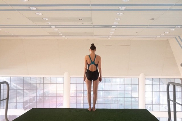 飛び込み選手演じるシン・ミナの完璧な水着姿＝『ディーバ』（朝鮮日報日本語版）