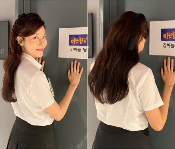 キム・ハヌル、清純な制服の着こなしを披露…「PRの妖精」に変身（朝鮮日報日本語版）