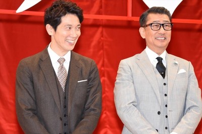 中井貴一、佐々木蔵之介ら『嘘八百』舞台挨拶に12人登壇「この舞台挨拶は正解？」（クランクイン！）