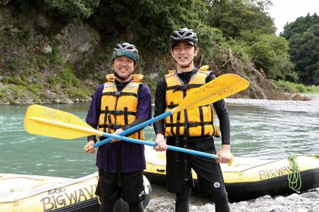 小泉孝太郎＆ムロツヨシ旅特番第２弾でキャンプ挑戦（日刊スポーツ）