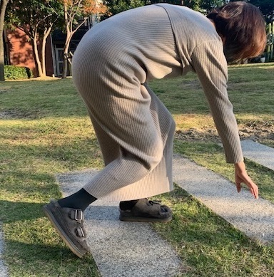 なぜ50代になると「つまづきやすいの？」原因を医師が解説(Web eclat)