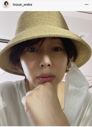 井上和香“すっぴん麦わら帽子”写真公開「最近は麦わら帽子がお気に入り」(日刊スポーツ)
