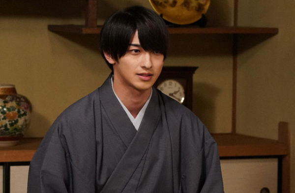 横浜流星、キスシーンでの“手の美しさ”に注目集まる「私たちはどうかしている」5話（cinemacafe.net）