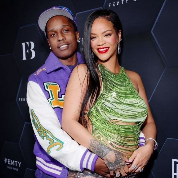 リアーナ、ママになって初めてカメラの前に登場　エイサップ・ロッキーと一緒にロンドンの街にも出没(ELLE DIGITAL)