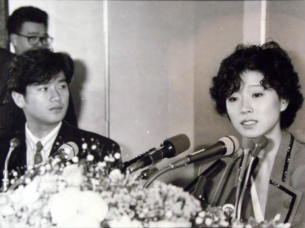 中森明菜がマッチ宅で自殺未遂…伝説の89年末「金屏風前の謝罪会見」の顛末【芸能記者稼業 血風録】（日刊ゲンダイDIGITAL）