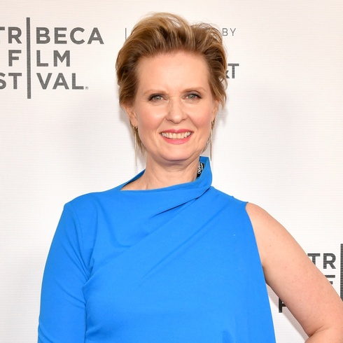 シンシア・ニクソン、ドラマ「セックス・アンド・ザ・シティ」の多様性の欠如は「当時から気になっていた」（ELLEgirl）