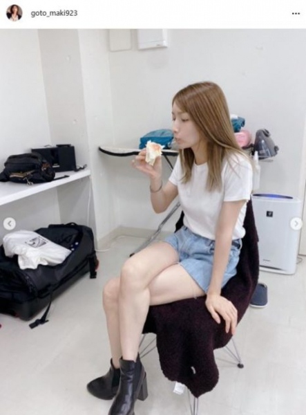 後藤真希、美脚ショートパンツのお座りSHOT公開に「色も白くてスタイルも良くて本当最強」の声（E-TALENTBANK）