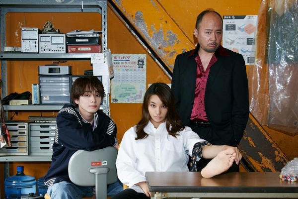 「闇金ウシジマくん」実写シリーズの新章開幕！　女闇金・犀原茜が主人公の外伝、9月放送・配信(映画.com)