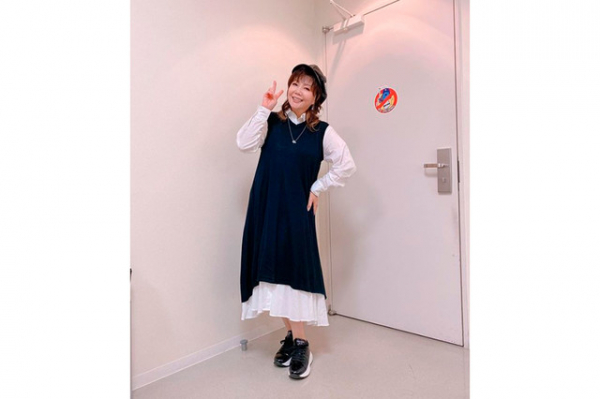 小川菜摘、夫・浜田雅功との31回目の結婚記念日を報告　ケーキを囲むラブラブ2Sを投稿(ENCOUNT)