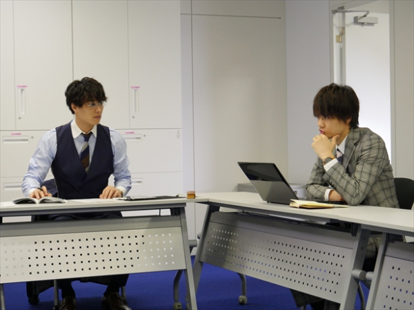 コスパ刑事に新たな一面！鈴木伸之＆佐野勇斗が切れ者刑事を好演＜俺たちはあぶなくない＞(ザテレビジョン)
