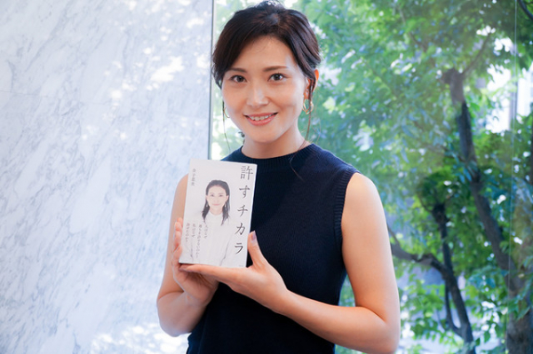 金子恵美、少子化問題に直言　“不妊治療費の補助”は「どう国が責任を持ってやるか」(ENCOUNT)