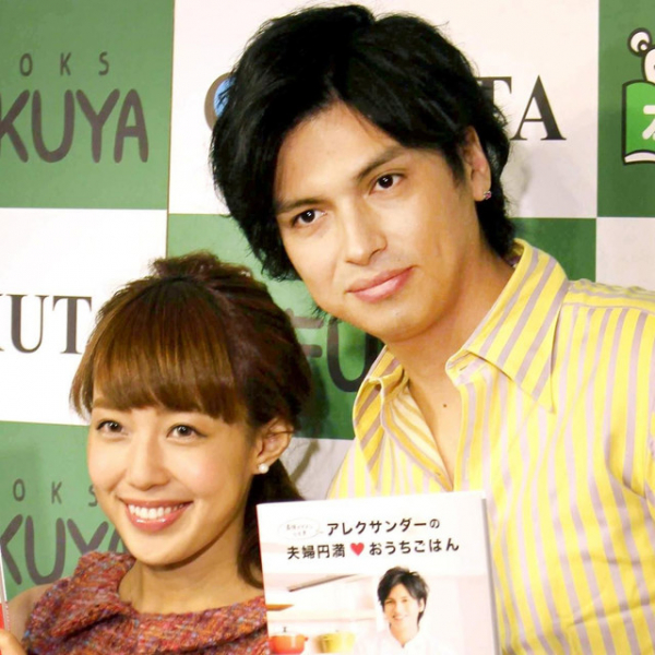 第２子妊娠中の川崎希、バックハグで３年ぶりマタニティーフォト披露(スポーツ報知)