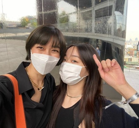 ピョン・ジョンス「モデル活動」みたい　娘とデート「今日は音楽で1チーム…私たち友達」(WoW!Korea)