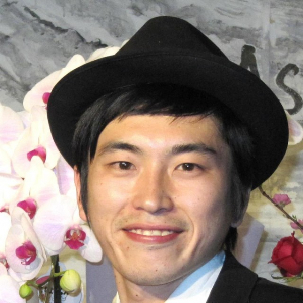 しずる・村上純、４歳の長男と親子シンクロショット公開「そっくりですね」「息子くんかわいい」(スポーツ報知)