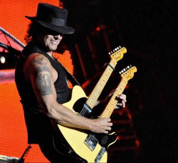 リッチー・サンボラ、ボン・ジョヴィとのリユニオン「特別な機会があれば」(BARKS)