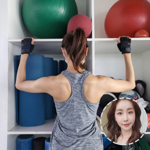 本当にハン・ダガム？　鍛え上げられた筋肉がすごい　「わたしの背中を見て！」(朝鮮日報日本語版)