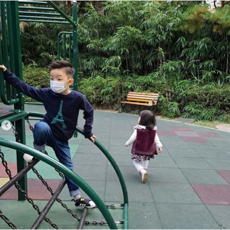 イ・ハジョン、娘ユダム＆息子シウクとの心温まる日常を公開…夫は俳優のチョン・ジュノ(WoW!Korea)