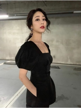 女優キム・ヒョジン、長男の成長を公開…夫ユ・ジテの笑顔がそっくり(WoW!Korea)