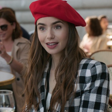 『エミリー、パリへ行く』に見る、パリに関するウソホント(コスモポリタン)