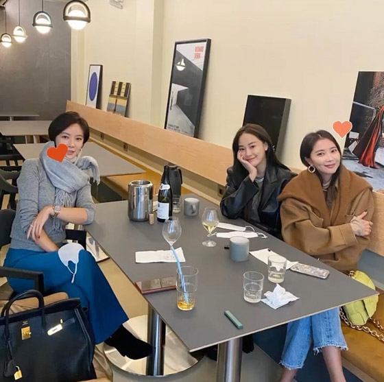 ファン・ジョンウム、破局後の近況…イ・ジュヨン＆オ・ユナと和やかに(朝鮮日報日本語版)