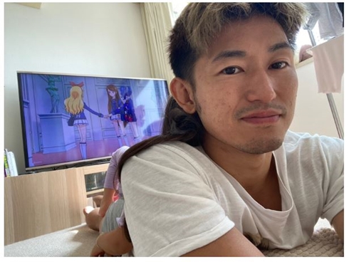 才賀紀左衛門「なにを言われようが家族一番」　7歳娘は事実婚の妻を“ママ呼び”で「ビックリするくらい大好き」(ねとらぼ)