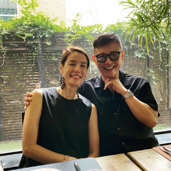 キム・ジホ＆キム・ホジン夫妻、カップルルックの22年目の夫婦…ラブラブの新婚夫婦のように(朝鮮日報日本語版)