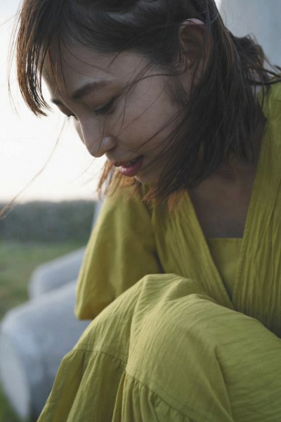 Gカップセクシーアナ・塩地美澄が「全てを詰め込んだ」2021カレンダー発売 「毎日活力をお届けできるように」(中日スポーツ)