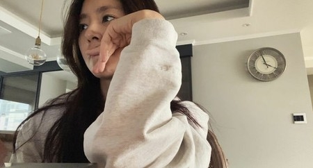 女優ハン・チェア　クールに週末を知らせる美貌(WoW!Korea)