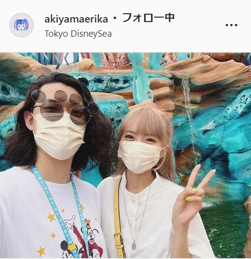 秋山衣梨佳、夫の霜降り粗品と東京ディズニーシーで笑顔のツーショット(日刊スポーツ)