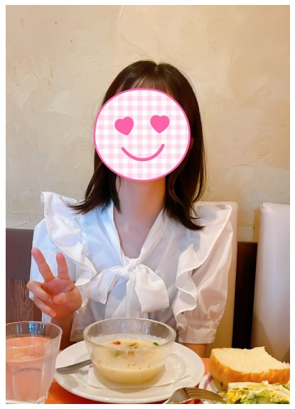 細川直美、16歳次女の誕生日ショットがママ譲りの上品さ 「清楚でお嬢様タイプ」「雰囲気が直美ちゃん」(ねとらぼ)