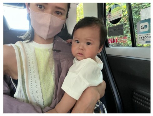 モデルの美優、0歳息子と乗ったタクシーの対応に憤り「本当親切じゃない」 荷物を降ろす前にドアが閉まる(ねとらぼ)