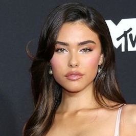 デビューきっかけは大物スターのツイート!?大人気マディソン・ビアーの「保有資産」(コスモポリタン)