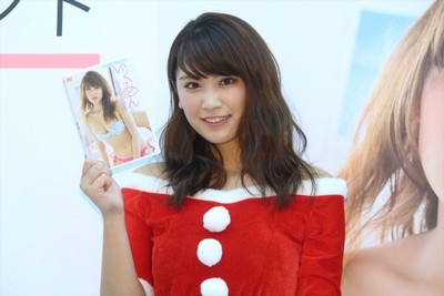 久松郁実、サンタのコスプレで新作DVDアピール「大人っぽい女性の表情出した」（クランクイン！）